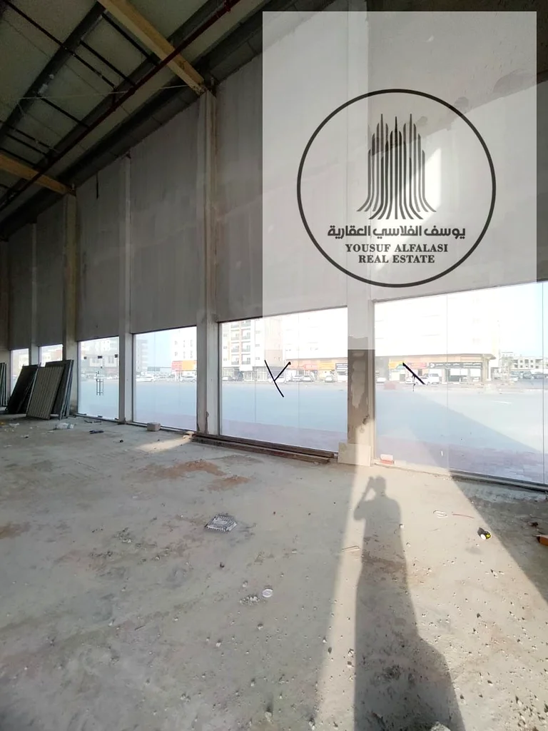 صالات عرض مميزة للإيجار على الشارع الرئيسي - الجرف الصناعية 1 - عجمان64074226528129114