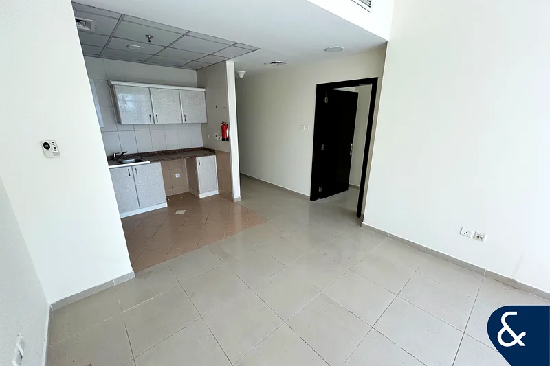 One Bedroom | Unfurnished | Lake View64142267372034114