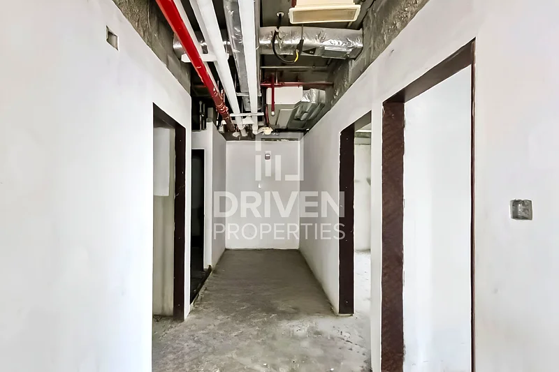 Spacious office | Lake View | Prime Location64070760399617114