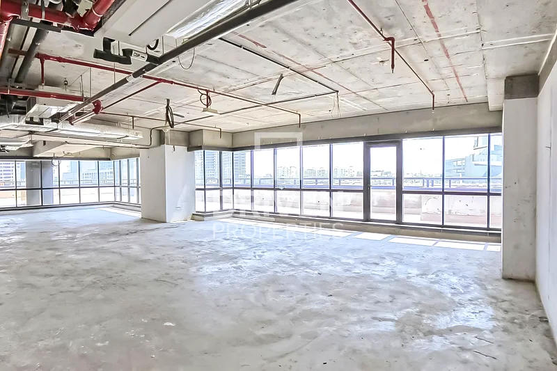 Spacious office | Lake View | Prime Location64070760399617112