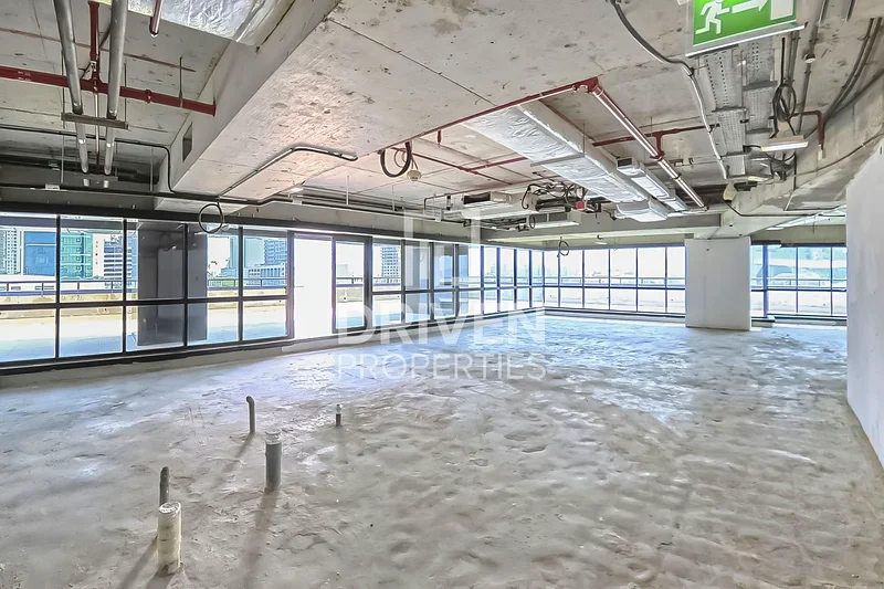 Spacious office | Lake View | Prime Location64070760399617113