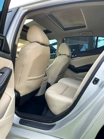2016 Nissan MAXIMA 照片 11