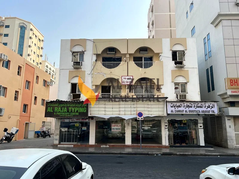 متجر تجاري مكوّن من بابين للإيجار في الشويهين، الشارقة64057361363585113
