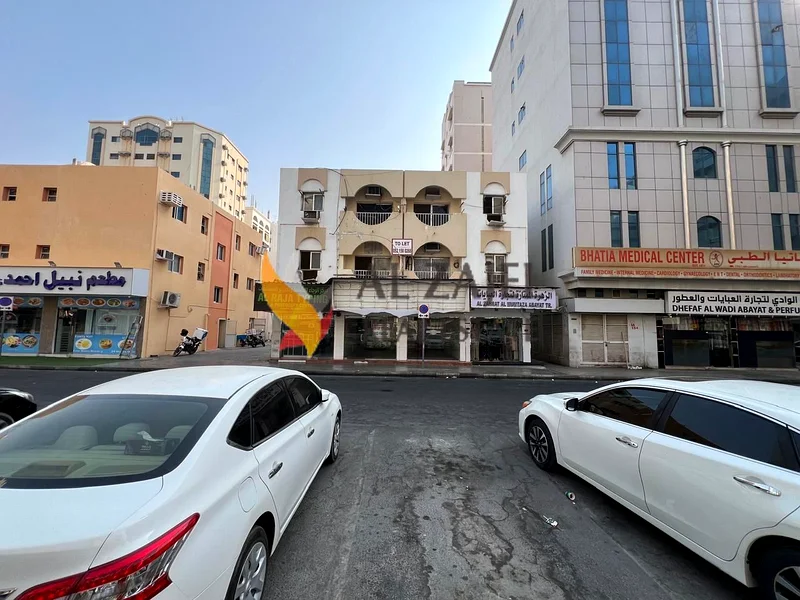 متجر تجاري مكوّن من بابين للإيجار في الشويهين، الشارقة64057361363585112