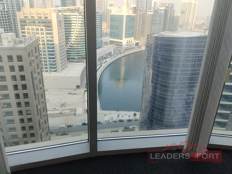 450 قدم مربع | شاغر | خالي من ديفا | خالي من المبرد | | قريب من محطة الحافلات | بايزنس باي64070402983171112