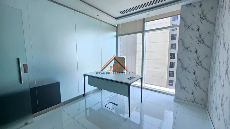 Canal View | 4 Glass Partitions | Vacant64070076016130110