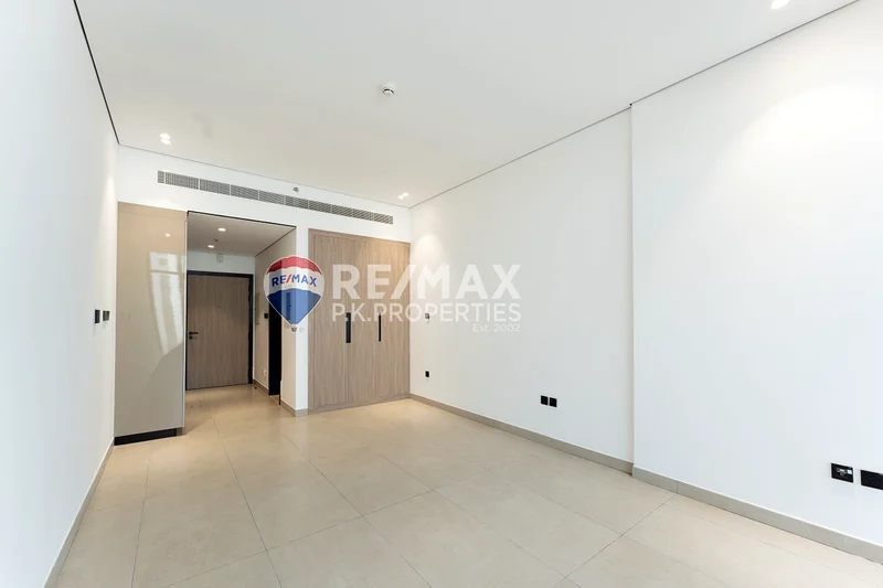 Ready to Move | Prime Location | Spacious Layout64217822219522112