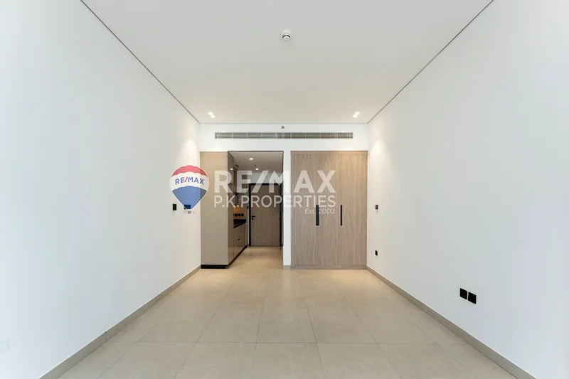 Ready to Move | Prime Location | Spacious Layout64217822219522114