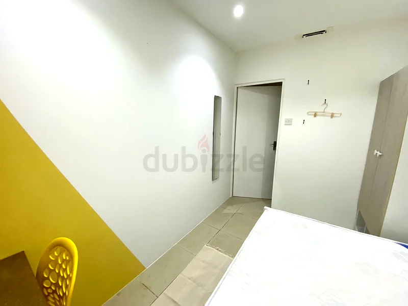 Nice and clean Partition for MAN ONLY64053744786305111