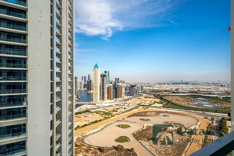 Skyline Splendor: Short-Term Escapes at Aykon City, Business Bay!" 🌟64050576070273111