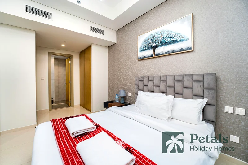 Skyline Splendor: Short-Term Escapes at Aykon City, Business Bay!" 🌟64050576070273113
