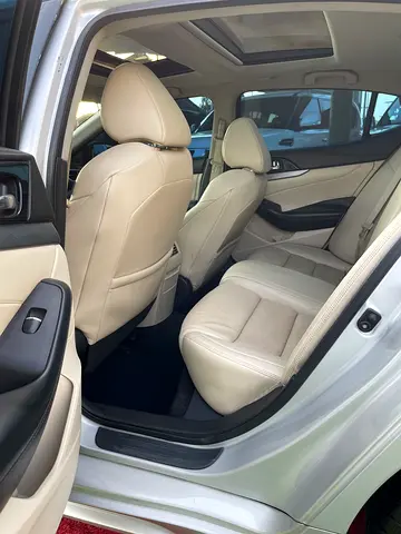 2016 Nissan MAXIMA 照片 9