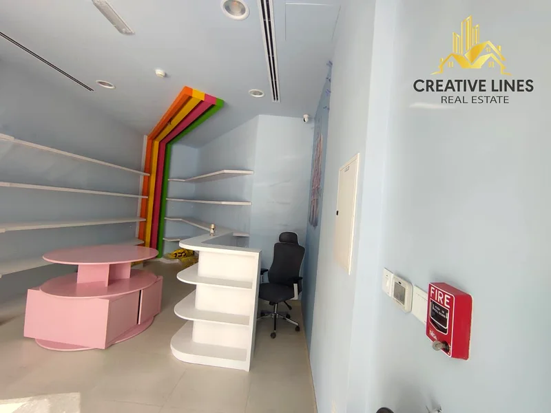 Prime Location || Front of Parking || Chiller Free64051029328643114