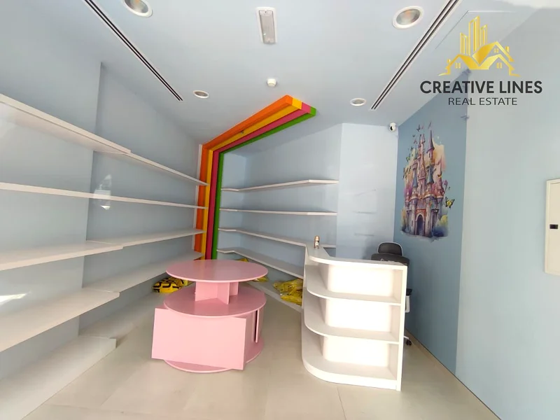 Prime Location || Front of Parking || Chiller Free64051029328643111
