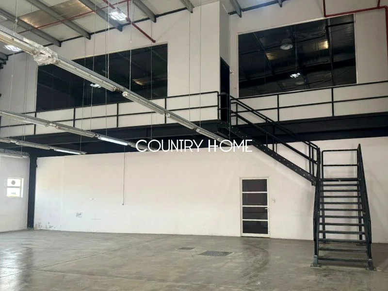 High-Power Warehouse with Office | 4520 Sq. Ft.64062589950338110