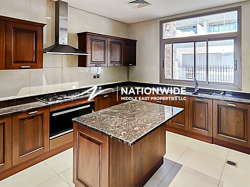 Spacious Villa | Balcony+Pool | Scenic Sea View64052876683138113