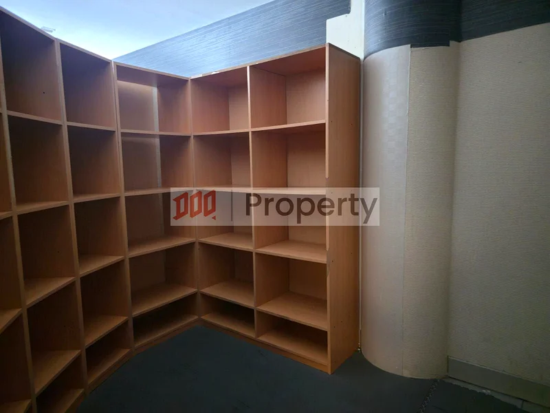 مكتب فاخر | خالي من المبرد | بالقرب من محطة المترو64072670685058113