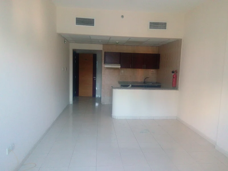 good-size studio apartment in Al Nahda, Sharjah is perfect for easy access to Dubai exit and offers great value at only AED 23,000 per year.64191450324226110