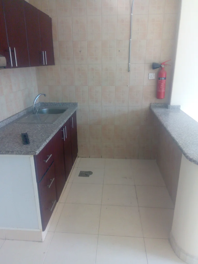 good-size studio apartment in Al Nahda, Sharjah is perfect for easy access to Dubai exit and offers great value at only AED 23,000 per year.64191450324226111
