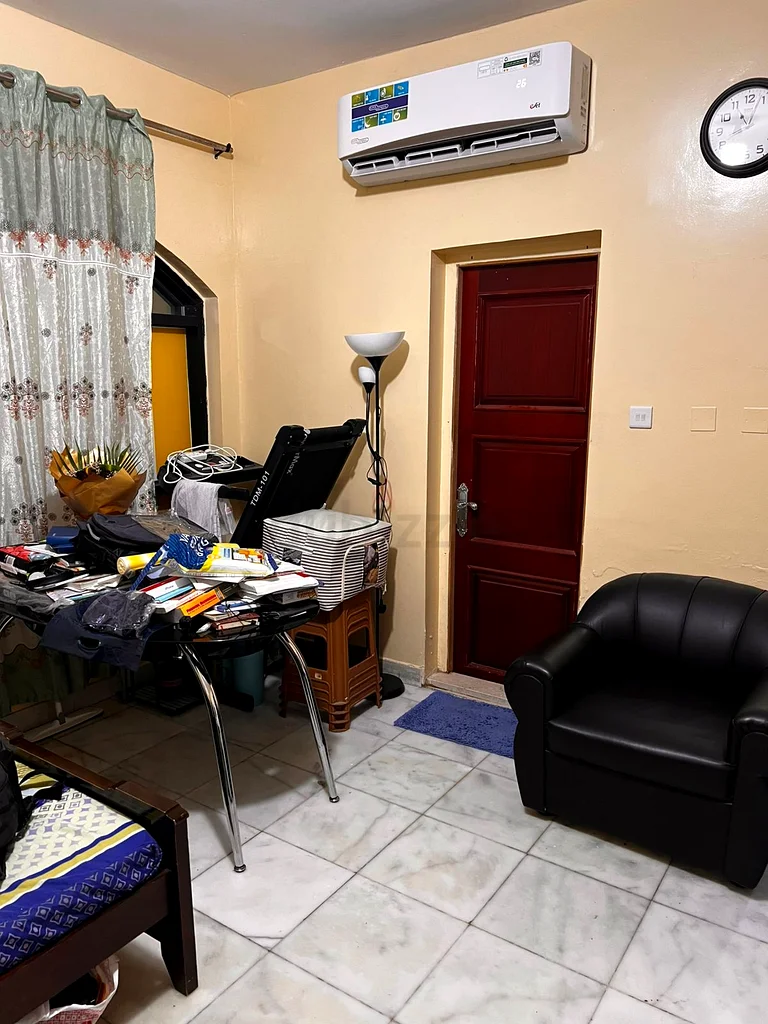مساحة سرير تنفيذية متاحة في فيلا بمنطقة محمد بن زايد -20 بالقرب من شعبية 12 - بسعر 900 درهم64054172743555112
