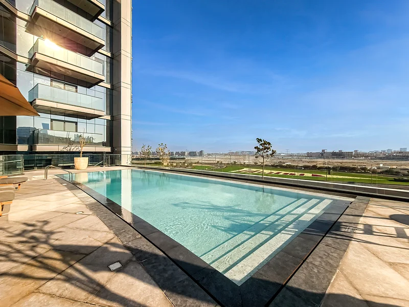 Spacious & Elegant 1BD, for 2 in Nobles tower64050688715395113