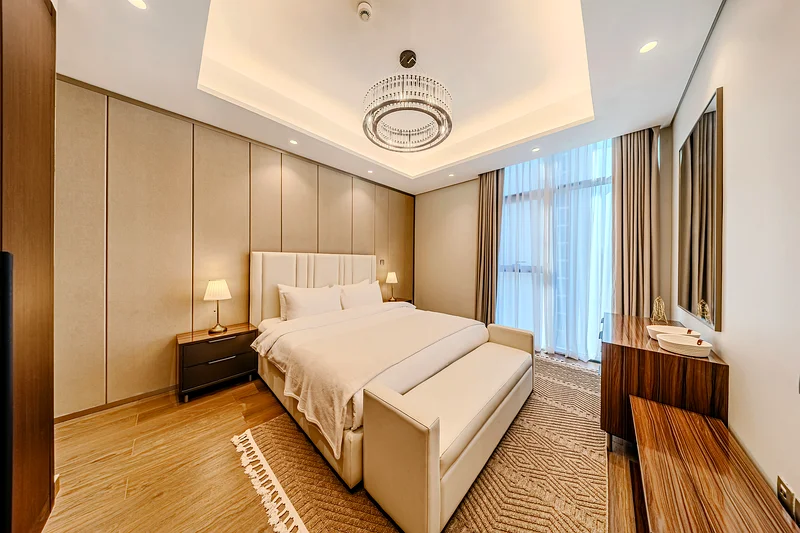 Spacious & Elegant 1BD, for 2 in Nobles tower64050688715395111