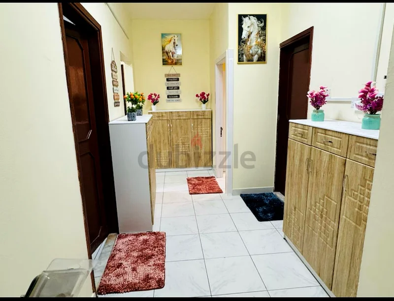 مساحة سرير للذكور البالغين من كيرلا الهندية. القيادة بالقرب من محطة المترو. (شقة جديدة تُفتتح64049671342977110