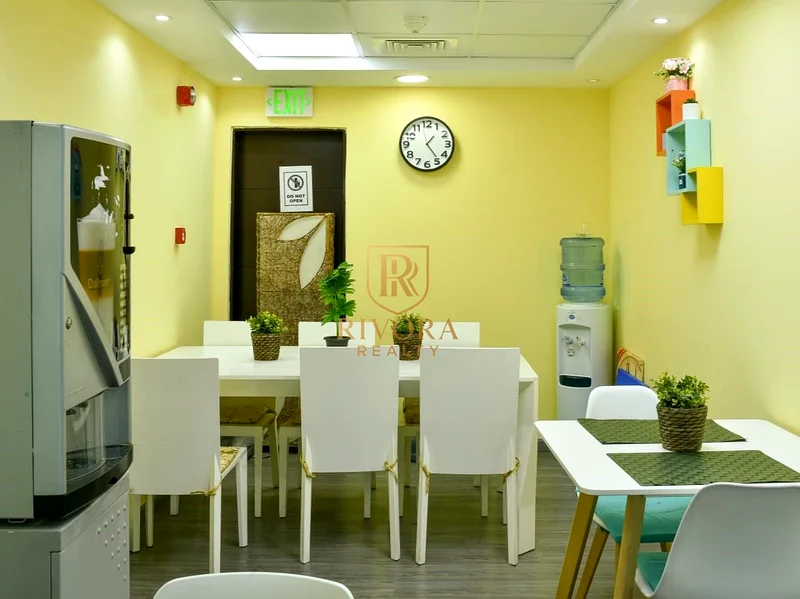 مكتب مؤثث من الدرجة الأولى64067012715139112