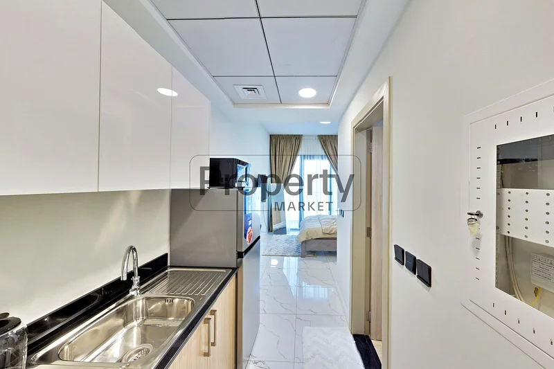 طابق عالي | شرفة | بالقرب من المترو | مفروش64218651081731114