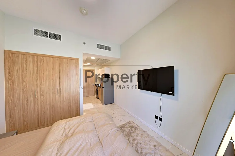 طابق عالي | شرفة | بالقرب من المترو | مفروش64218651081731113