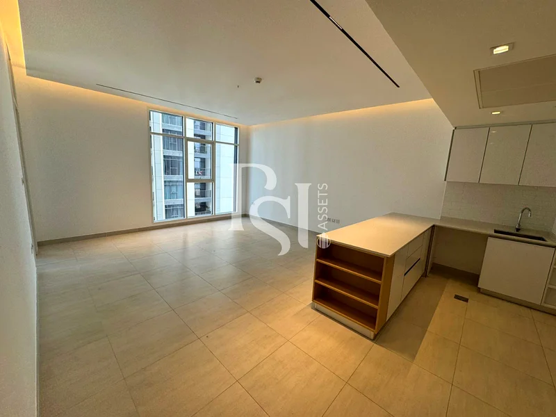 شرفة | وحدة واسعة | جاهزة للانتقال64227885797506112