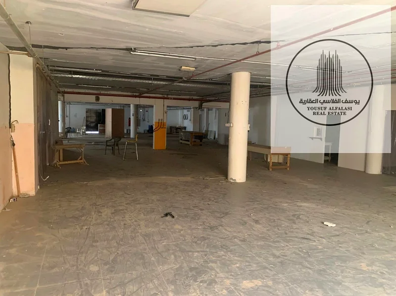 For rent at an excellent price, a 22,000 square foot warehouse with 150 kilowatt electricity, on a main street64073786709378114