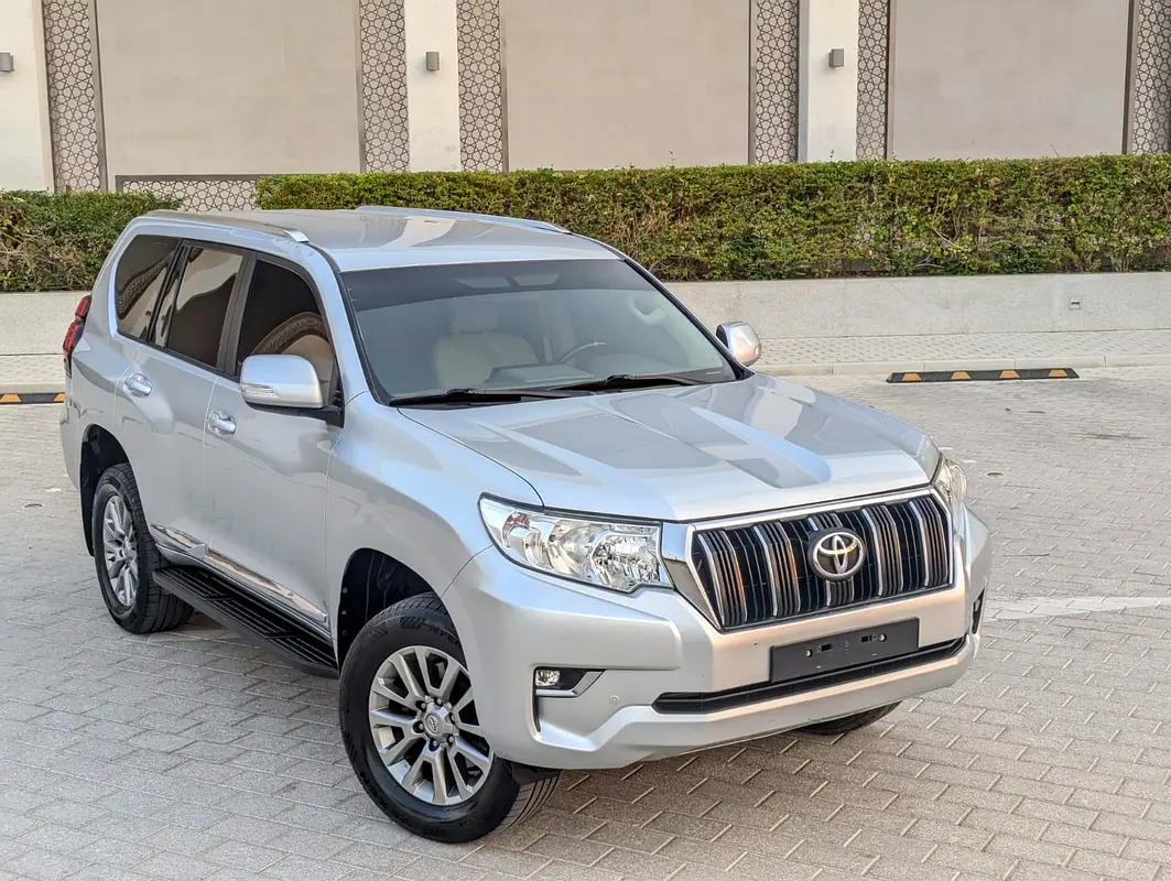 Toyota Prado 2018 — photo 1 of 20