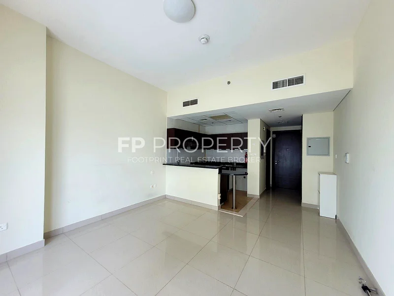 Golf View | Spacious | Bright Studio64215928579201112