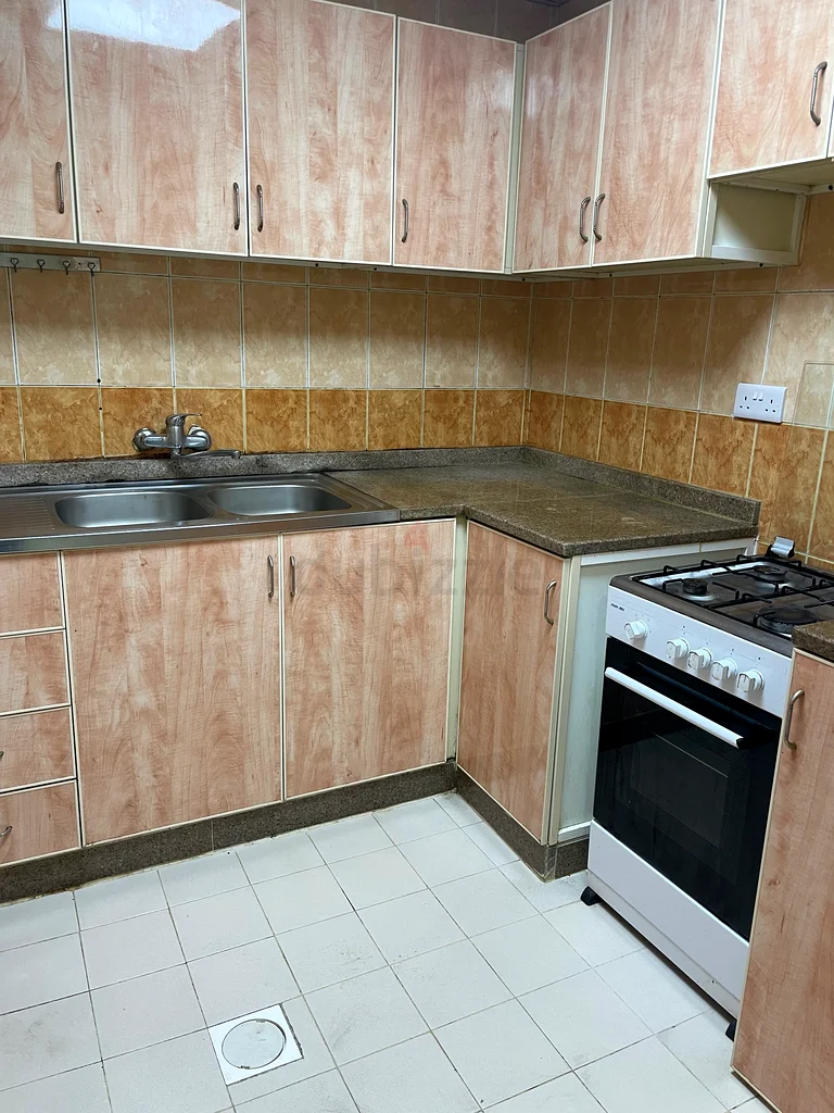 Executive Bed Spaces are available in Fujairah AED 700/-Muslim only (Pakistani, Indian Banglade64048080926723114
