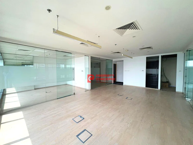 Fully Fitted | Portioned Office | 1 Parking64071282480643112