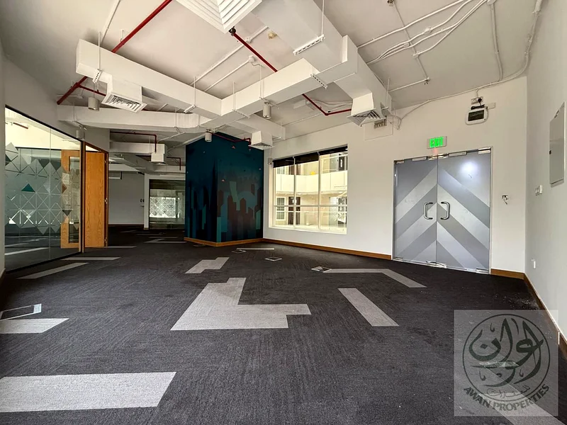✨ Fully Fitted Office | 2 Partitions | Prime Location | 1,422 sq ft ✨64064473207937111