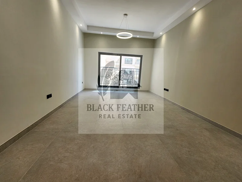 BRAND NEW // BIG LAYOUT // NEXT TO METRO // LOW FLOOR64161574048002111