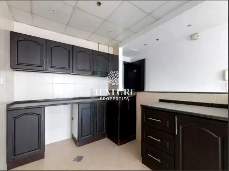 طابق عالي | شقة مثالية للإيجار في JVC | غير مؤثثة64207436952449114