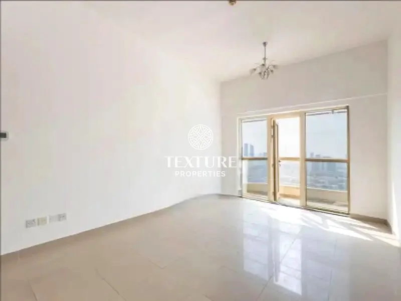 طابق عالي | شقة مثالية للإيجار في JVC | غير مؤثثة64207436952449112