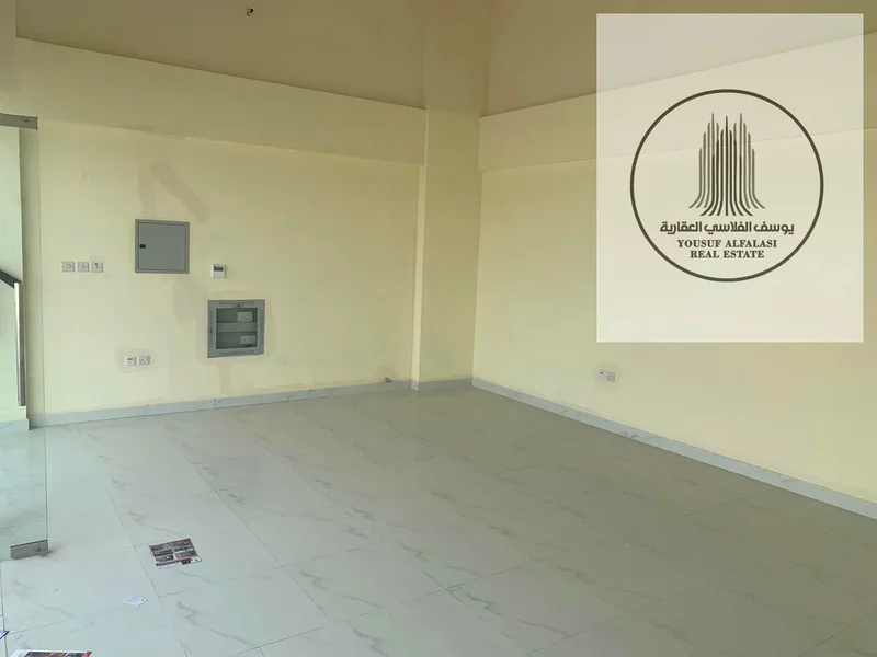 *للإيجار - مكاتب تجارية في الجرف الصناعية، عجمان*64074343866755112