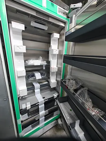 Gaggenau built in fridge with freezer section soft hingues