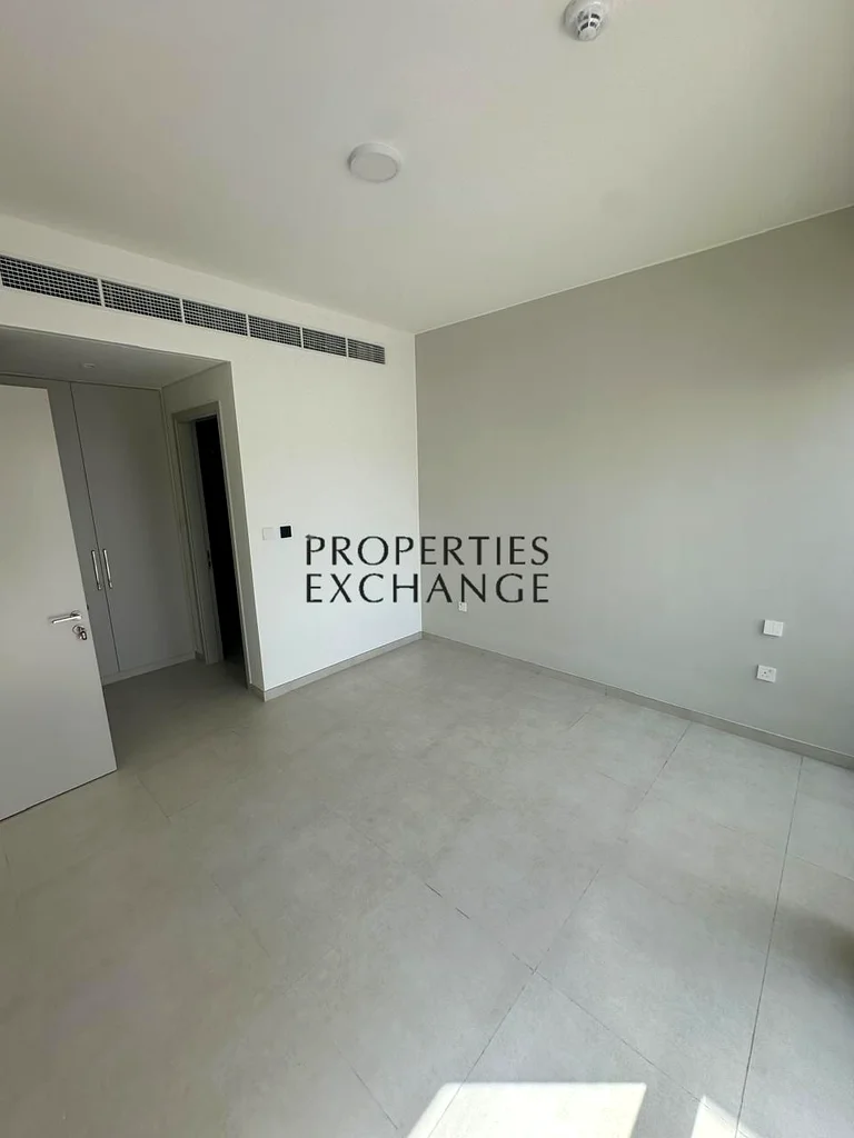 Luxury Park-Facing Residence | Arrange a Viewing64053092974211111