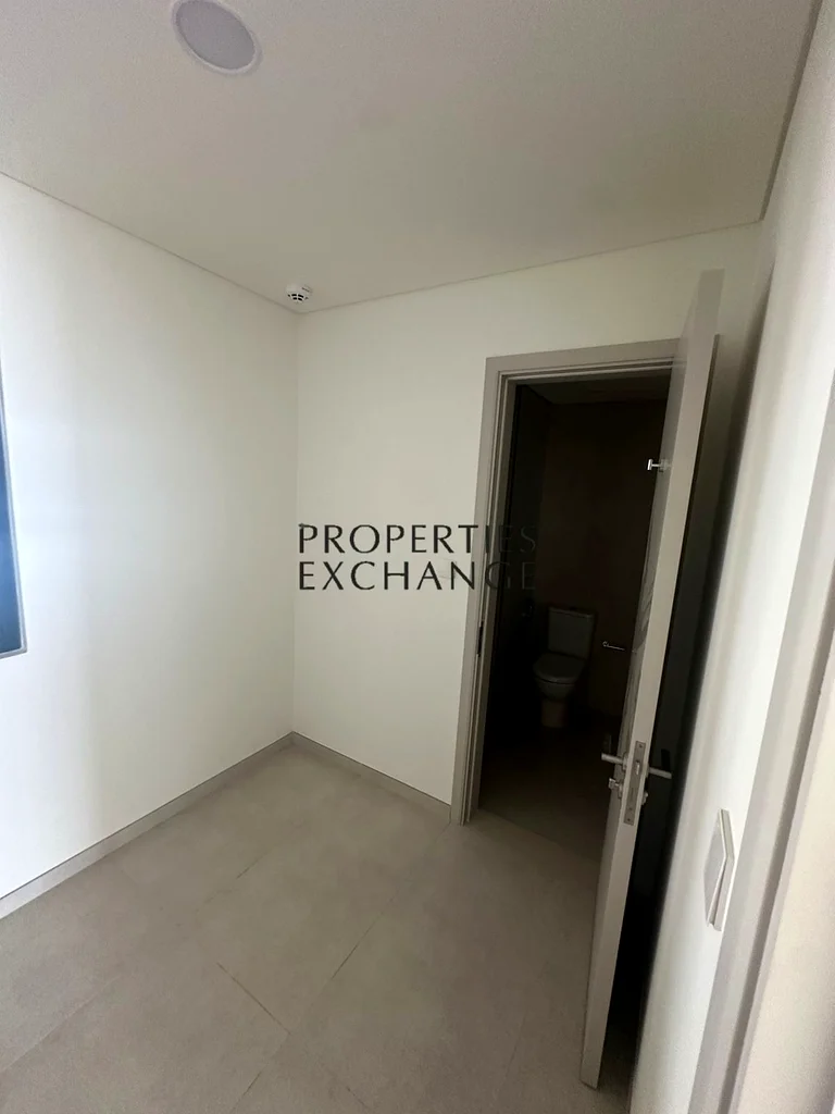 Luxury Park-Facing Residence | Arrange a Viewing64053092974211114
