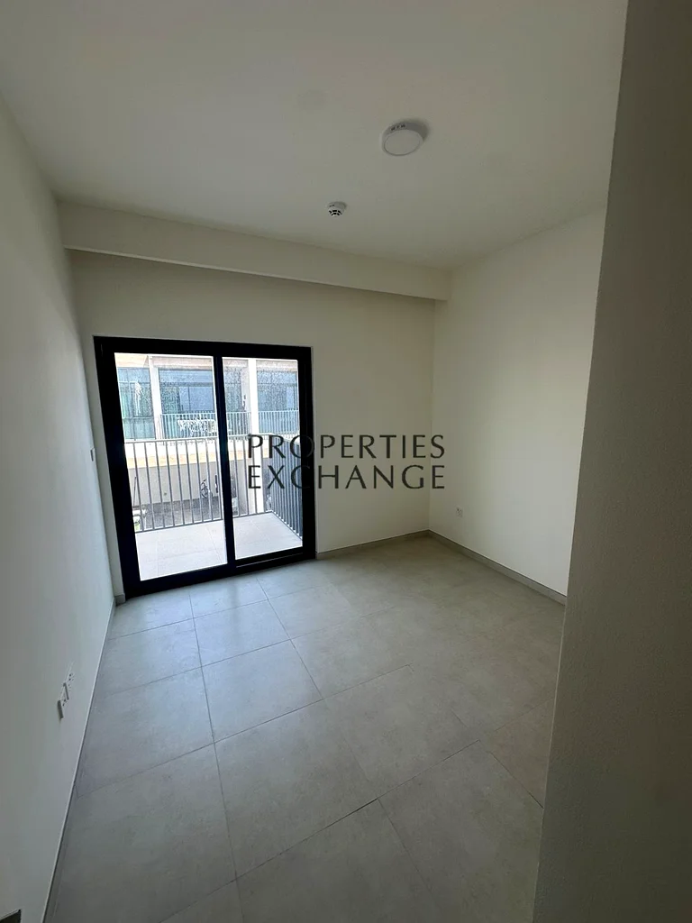 Luxury Park-Facing Residence | Arrange a Viewing64053092974211113