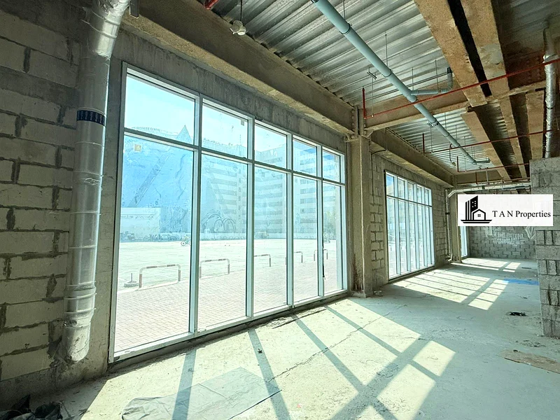 Chiller Free Near Burjman Metro || Brand-New Retail Shop || Prime Location || Shell & Core64067788441218110
