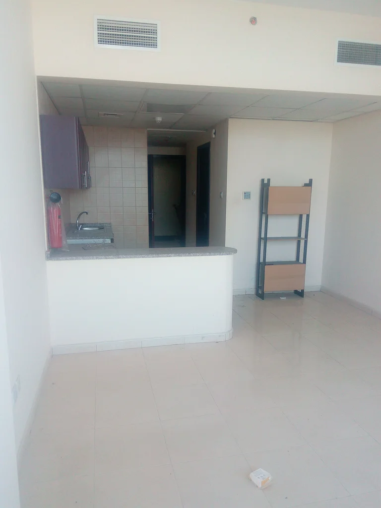 good-size studio apartment in Al Nahda, Sharjah is perfect for easy access to Dubai exit and offers great value at only AED 23,000 per year.64191450324226114