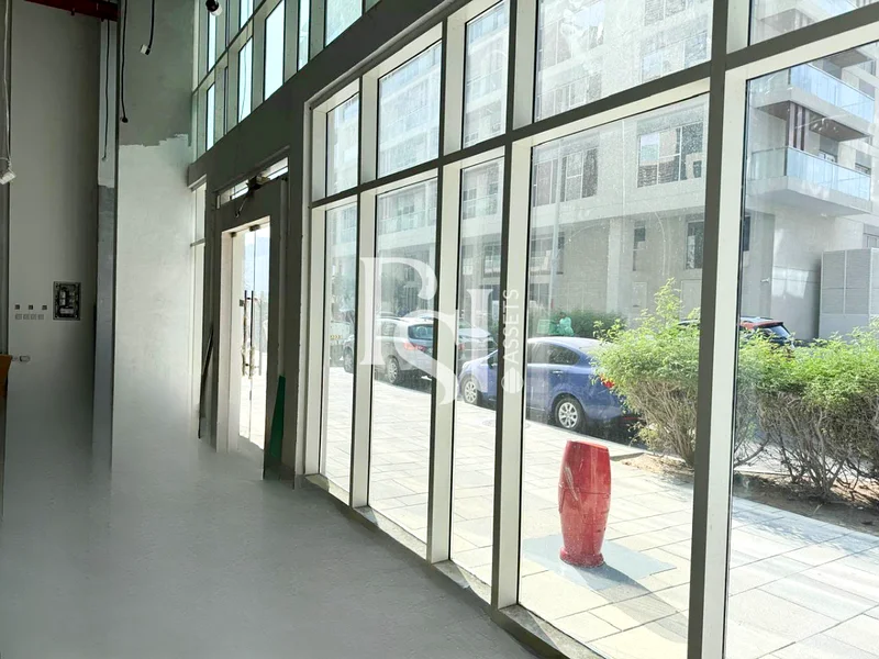 موقع مذهل | تصل إلى 4 دفعات | هيكل أساسي64061932320258111