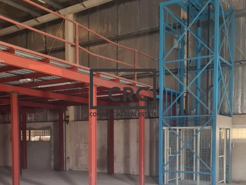 Warehouse + land | Multi-use | Vacant64063581099779111