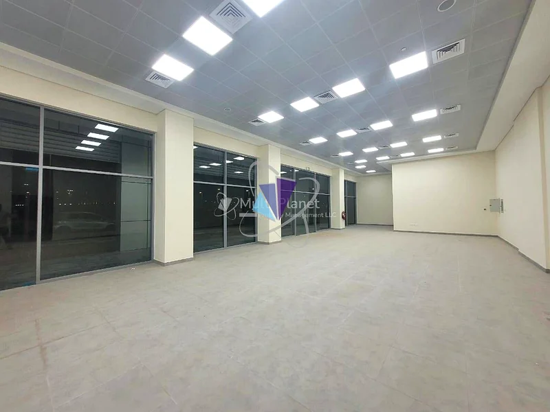 متجر كبير الحجم متاح بعرض جيد64061711422594114